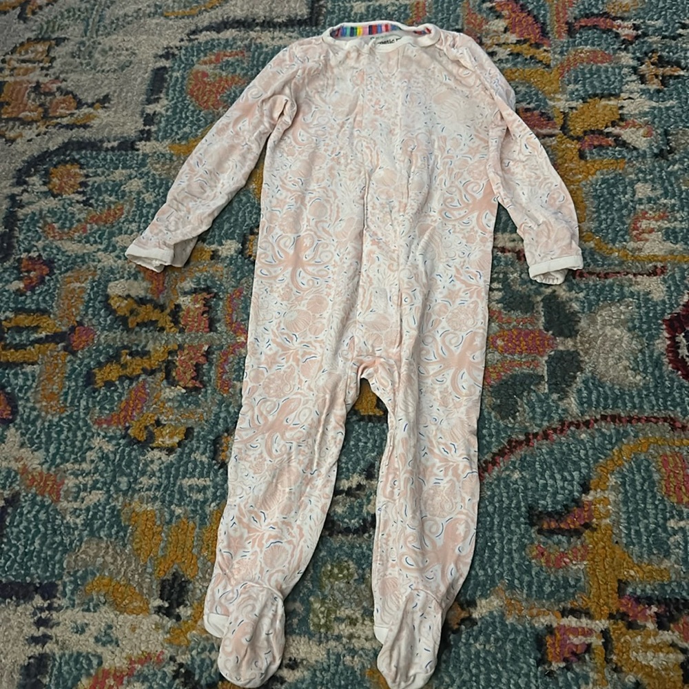 Magnetic Me Sleeper